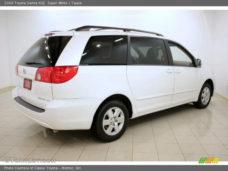 Super White / Taupe 2009 Toyota Sienna XLE