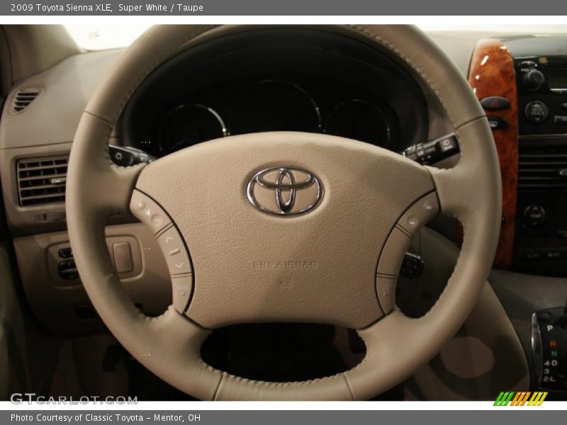Super White / Taupe 2009 Toyota Sienna XLE