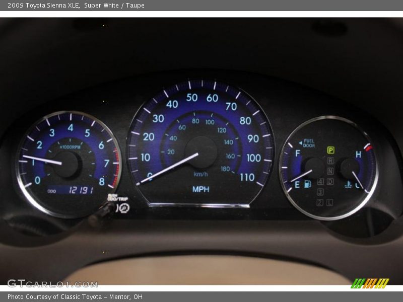 Super White / Taupe 2009 Toyota Sienna XLE