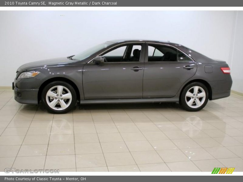 Magnetic Gray Metallic / Dark Charcoal 2010 Toyota Camry SE