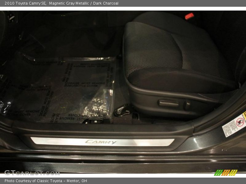 Magnetic Gray Metallic / Dark Charcoal 2010 Toyota Camry SE