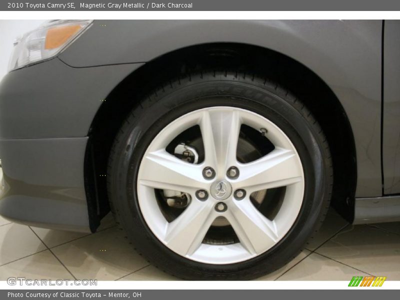 Magnetic Gray Metallic / Dark Charcoal 2010 Toyota Camry SE