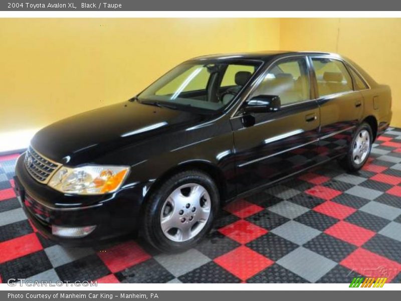 Black / Taupe 2004 Toyota Avalon XL