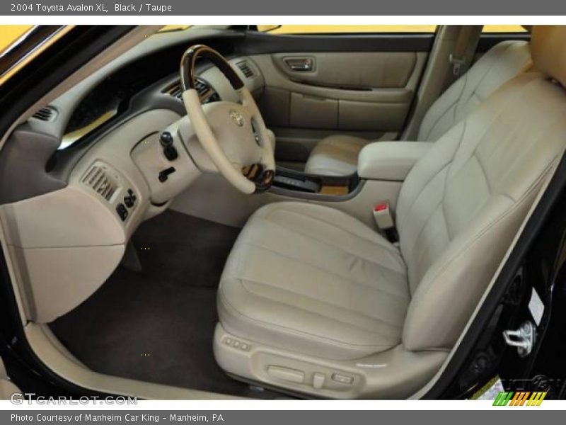 Black / Taupe 2004 Toyota Avalon XL