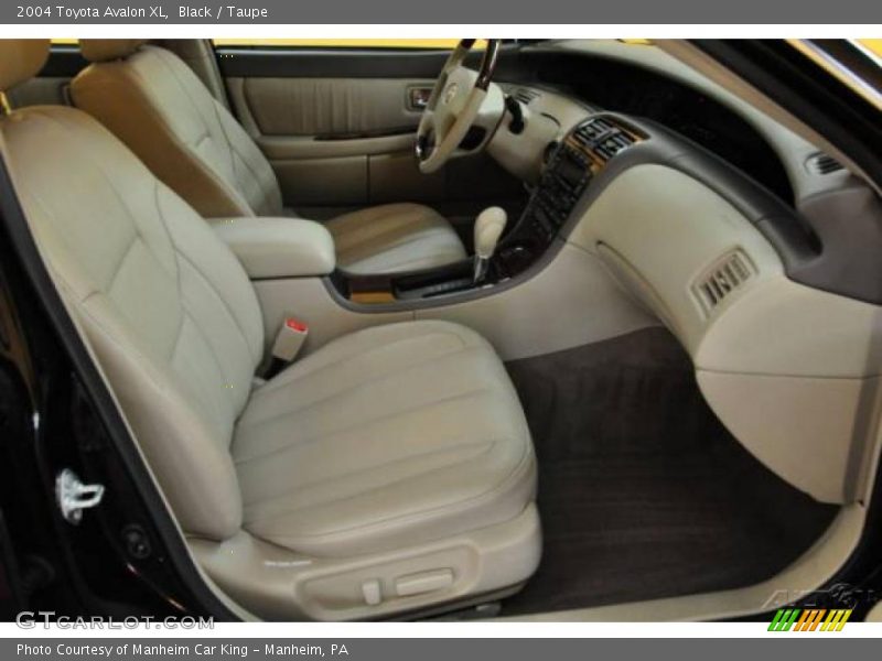 Black / Taupe 2004 Toyota Avalon XL
