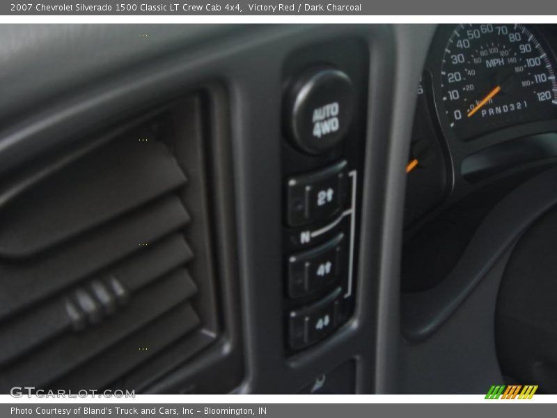 Victory Red / Dark Charcoal 2007 Chevrolet Silverado 1500 Classic LT Crew Cab 4x4