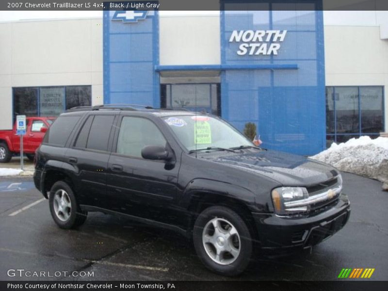 Black / Light Gray 2007 Chevrolet TrailBlazer LS 4x4