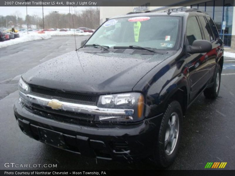 Black / Light Gray 2007 Chevrolet TrailBlazer LS 4x4