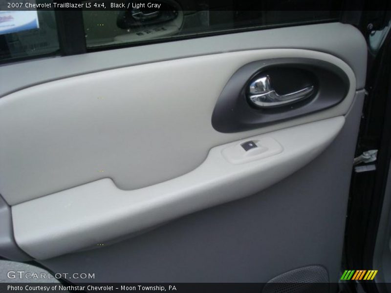 Black / Light Gray 2007 Chevrolet TrailBlazer LS 4x4