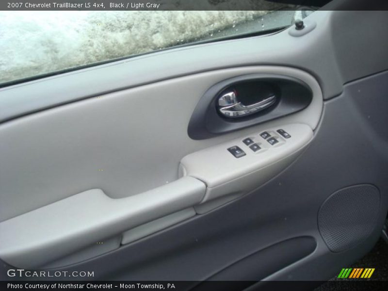 Black / Light Gray 2007 Chevrolet TrailBlazer LS 4x4