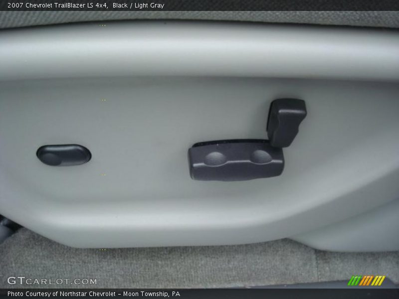 Black / Light Gray 2007 Chevrolet TrailBlazer LS 4x4
