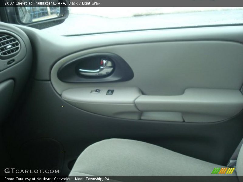Black / Light Gray 2007 Chevrolet TrailBlazer LS 4x4