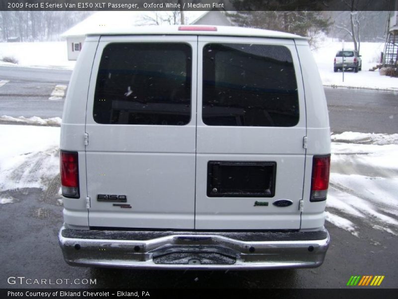 Oxford White / Medium Flint 2009 Ford E Series Van E150 XLT Passenger