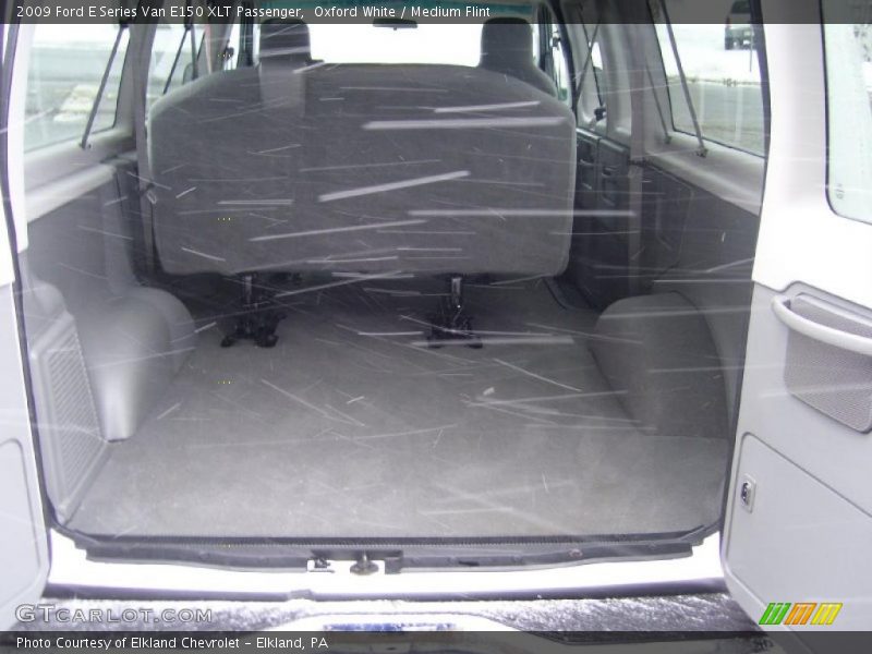 Oxford White / Medium Flint 2009 Ford E Series Van E150 XLT Passenger