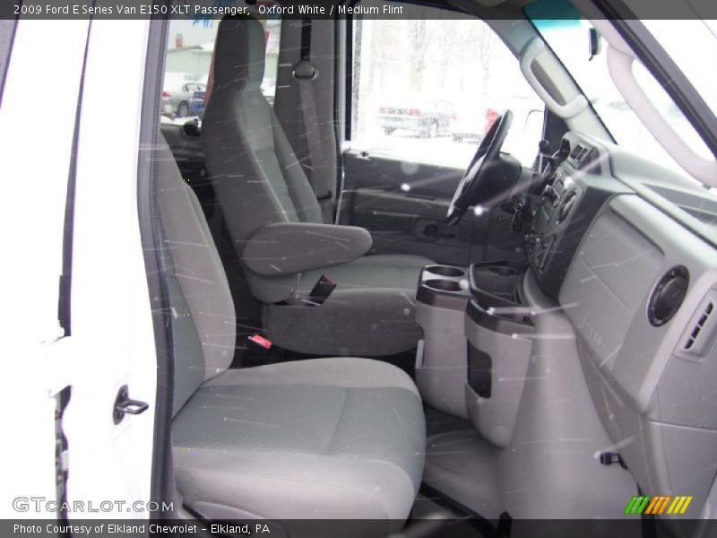 Oxford White / Medium Flint 2009 Ford E Series Van E150 XLT Passenger