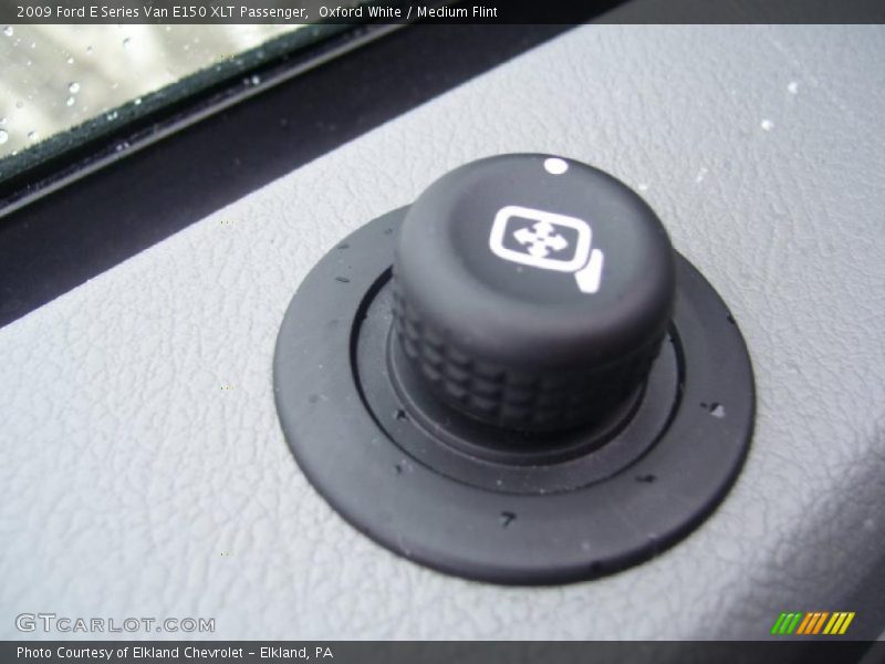 Oxford White / Medium Flint 2009 Ford E Series Van E150 XLT Passenger