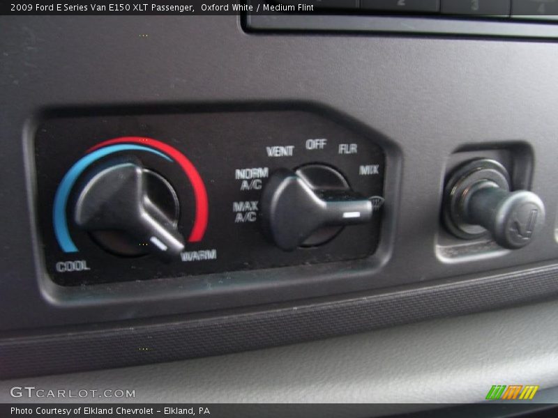 Oxford White / Medium Flint 2009 Ford E Series Van E150 XLT Passenger