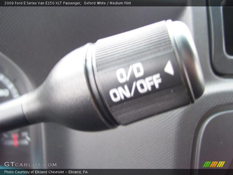 Oxford White / Medium Flint 2009 Ford E Series Van E150 XLT Passenger