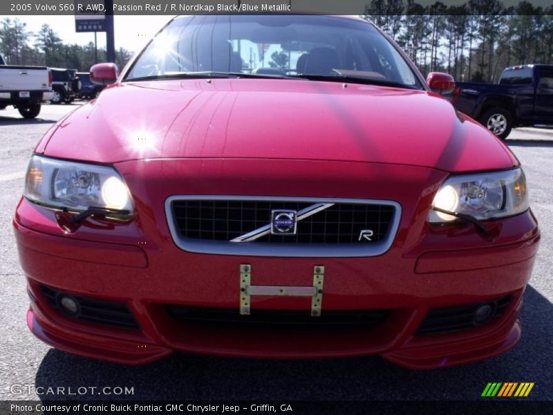 Passion Red / R Nordkap Black/Blue Metallic 2005 Volvo S60 R AWD