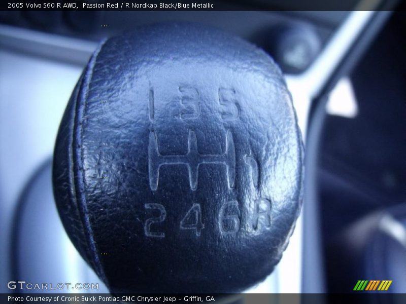 Passion Red / R Nordkap Black/Blue Metallic 2005 Volvo S60 R AWD