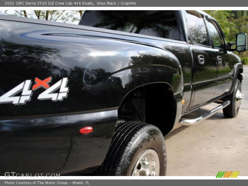 Onyx Black / Graphite 2002 GMC Sierra 3500 SLE Crew Cab 4x4 Dually