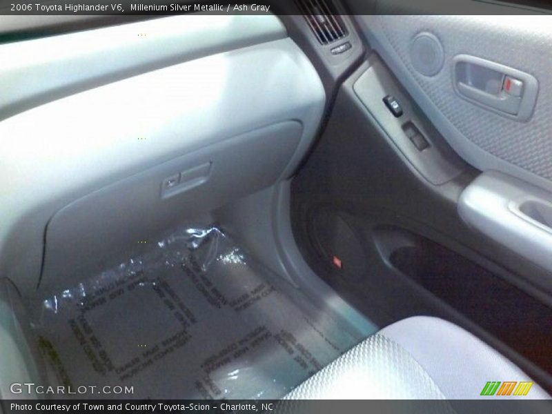 Millenium Silver Metallic / Ash Gray 2006 Toyota Highlander V6