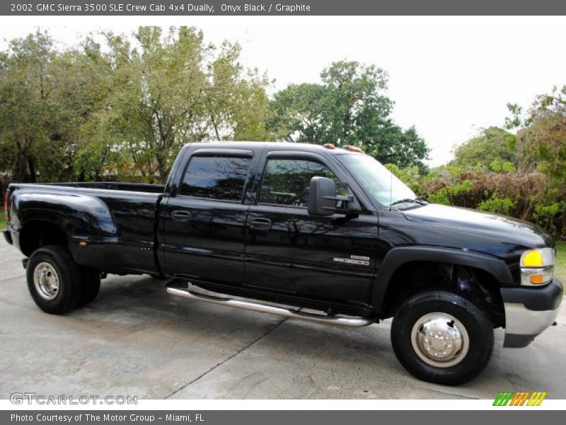 Onyx Black / Graphite 2002 GMC Sierra 3500 SLE Crew Cab 4x4 Dually