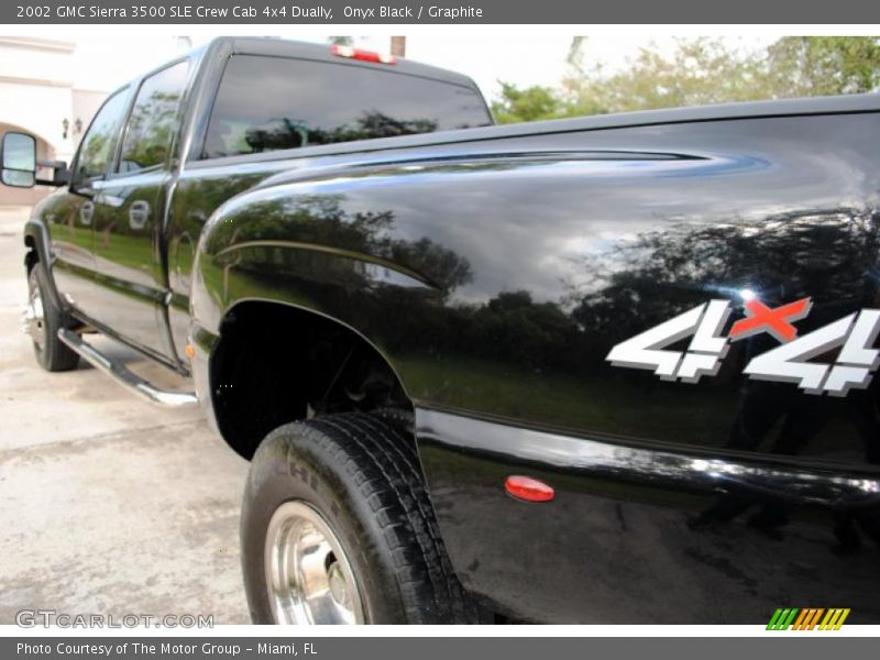 Onyx Black / Graphite 2002 GMC Sierra 3500 SLE Crew Cab 4x4 Dually