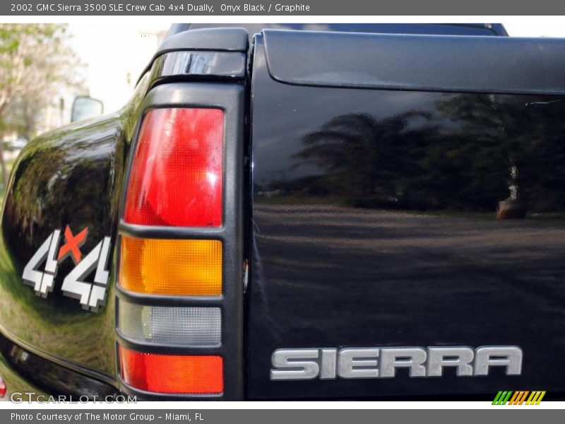 Onyx Black / Graphite 2002 GMC Sierra 3500 SLE Crew Cab 4x4 Dually