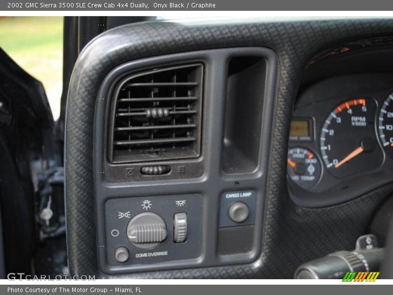 Onyx Black / Graphite 2002 GMC Sierra 3500 SLE Crew Cab 4x4 Dually