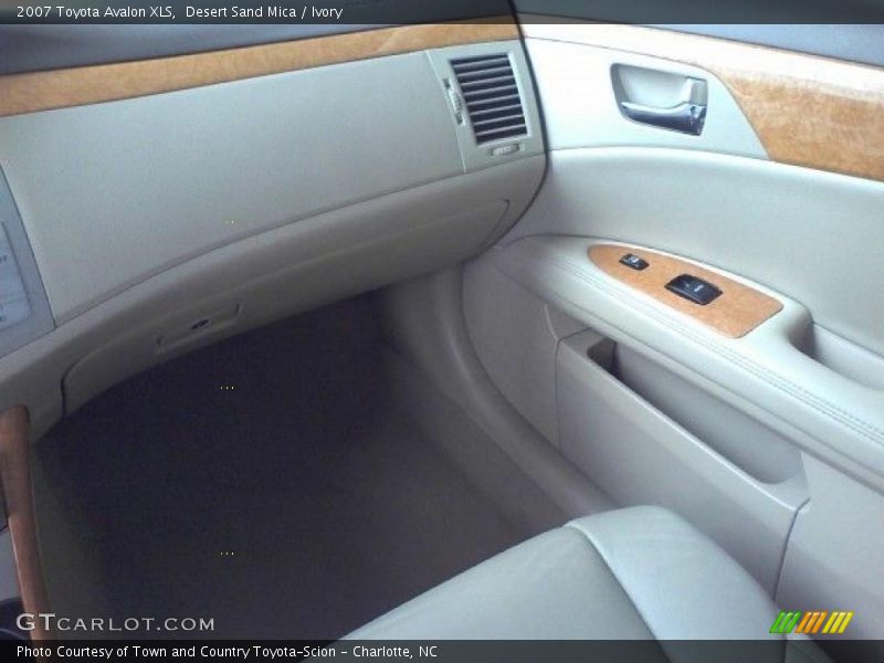 Desert Sand Mica / Ivory 2007 Toyota Avalon XLS