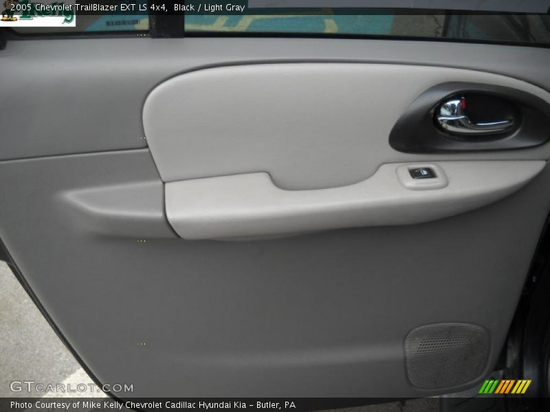Black / Light Gray 2005 Chevrolet TrailBlazer EXT LS 4x4