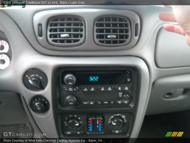 Black / Light Gray 2005 Chevrolet TrailBlazer EXT LS 4x4