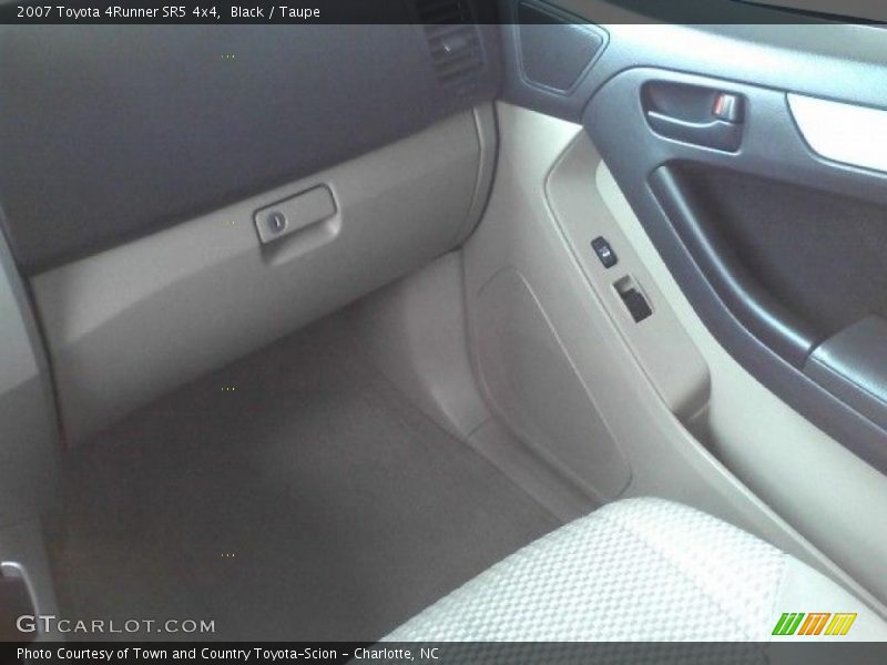 Black / Taupe 2007 Toyota 4Runner SR5 4x4