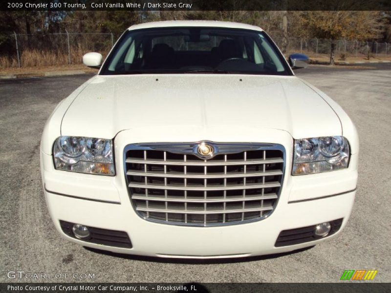 Cool Vanilla White / Dark Slate Gray 2009 Chrysler 300 Touring