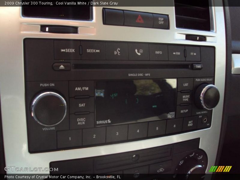 Cool Vanilla White / Dark Slate Gray 2009 Chrysler 300 Touring