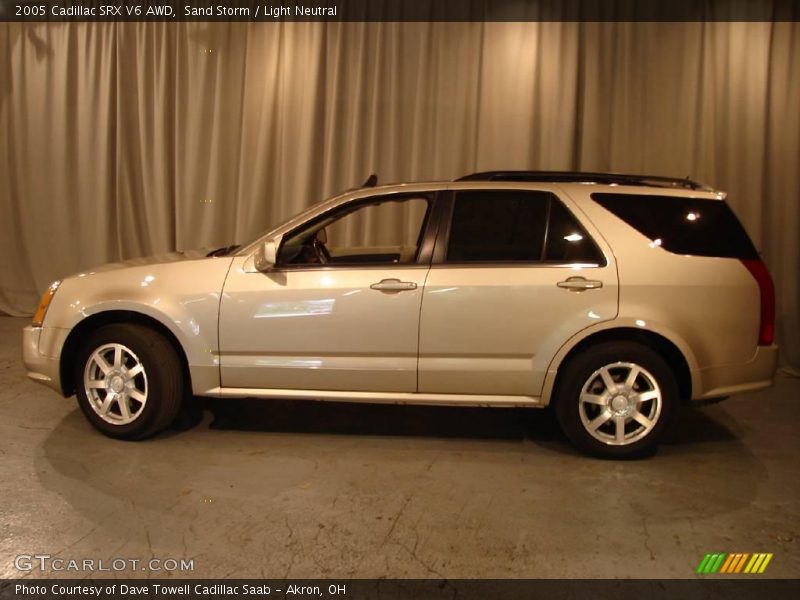 Sand Storm / Light Neutral 2005 Cadillac SRX V6 AWD