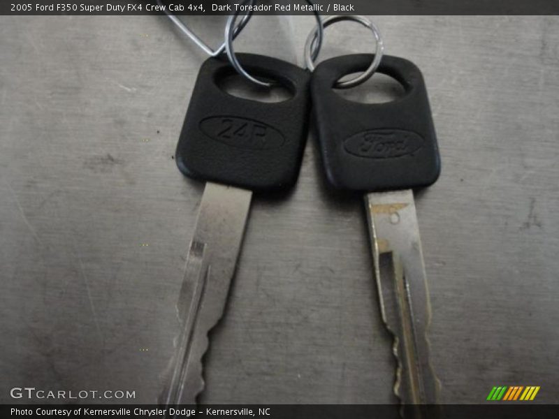 Dark Toreador Red Metallic / Black 2005 Ford F350 Super Duty FX4 Crew Cab 4x4