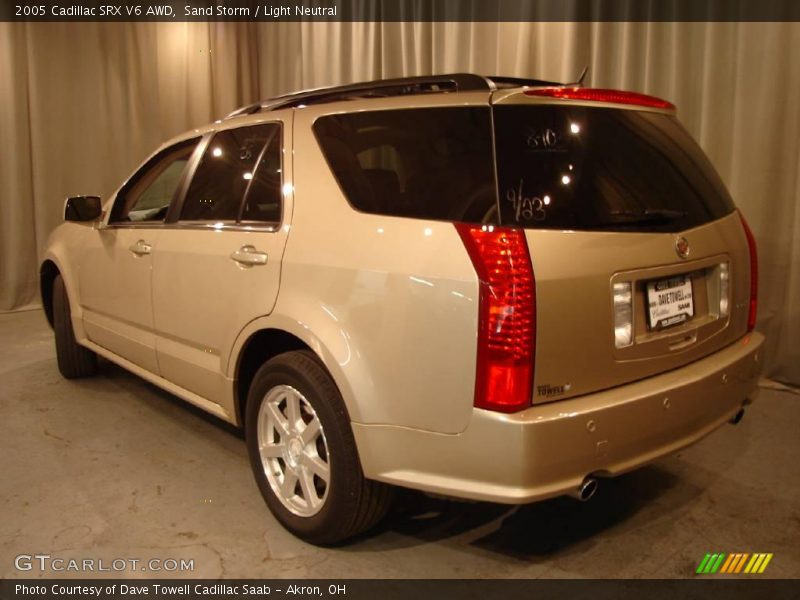 Sand Storm / Light Neutral 2005 Cadillac SRX V6 AWD
