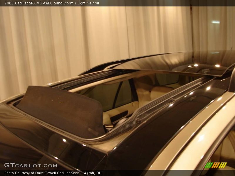 Sand Storm / Light Neutral 2005 Cadillac SRX V6 AWD