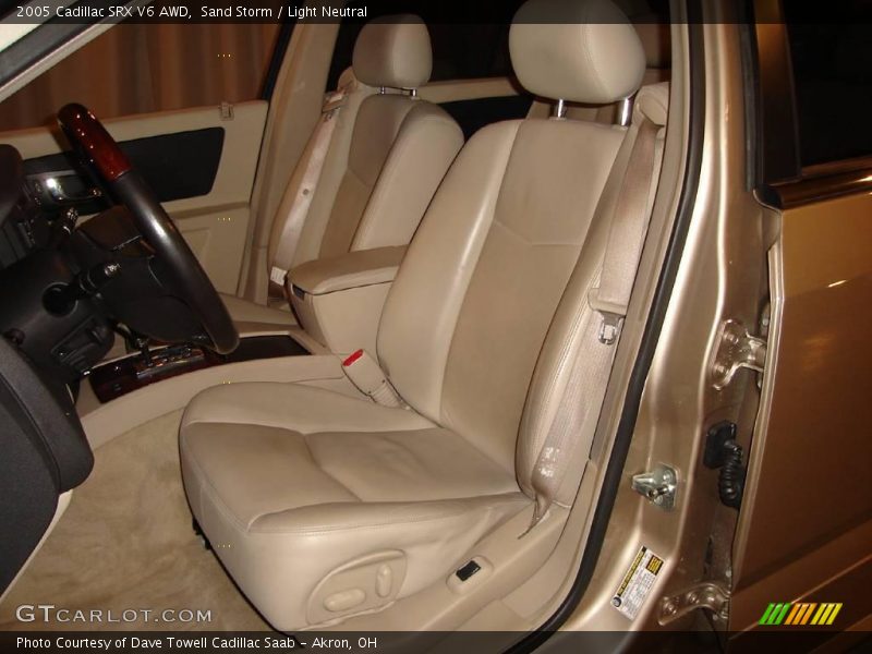 Sand Storm / Light Neutral 2005 Cadillac SRX V6 AWD
