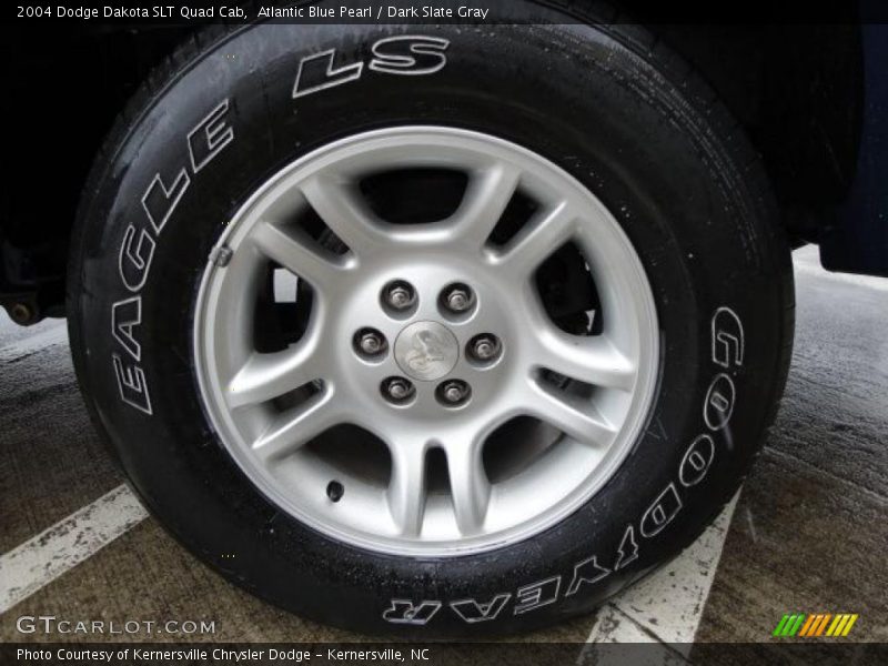 Atlantic Blue Pearl / Dark Slate Gray 2004 Dodge Dakota SLT Quad Cab