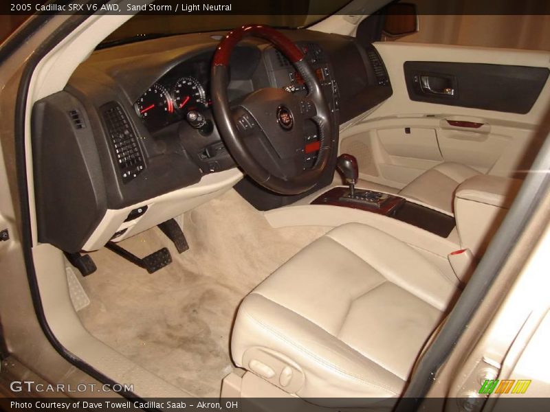 Sand Storm / Light Neutral 2005 Cadillac SRX V6 AWD