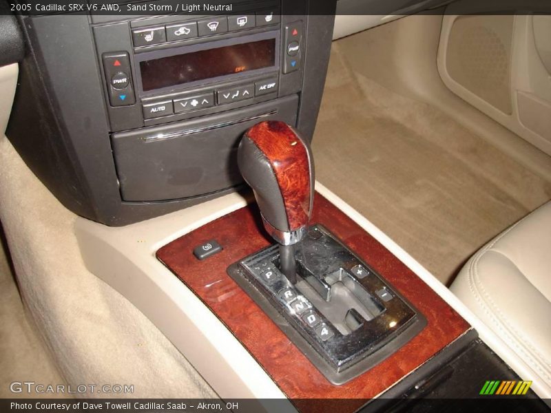 Sand Storm / Light Neutral 2005 Cadillac SRX V6 AWD