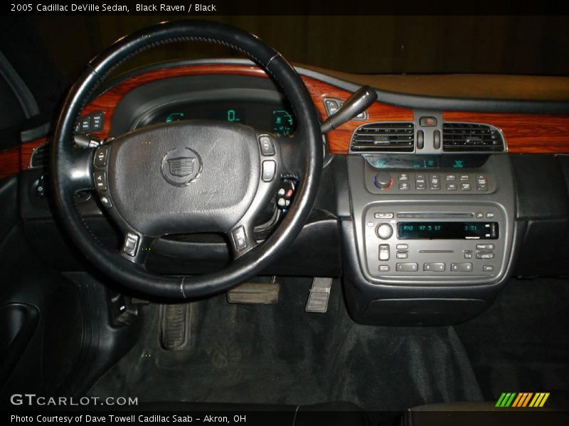 Black Raven / Black 2005 Cadillac DeVille Sedan