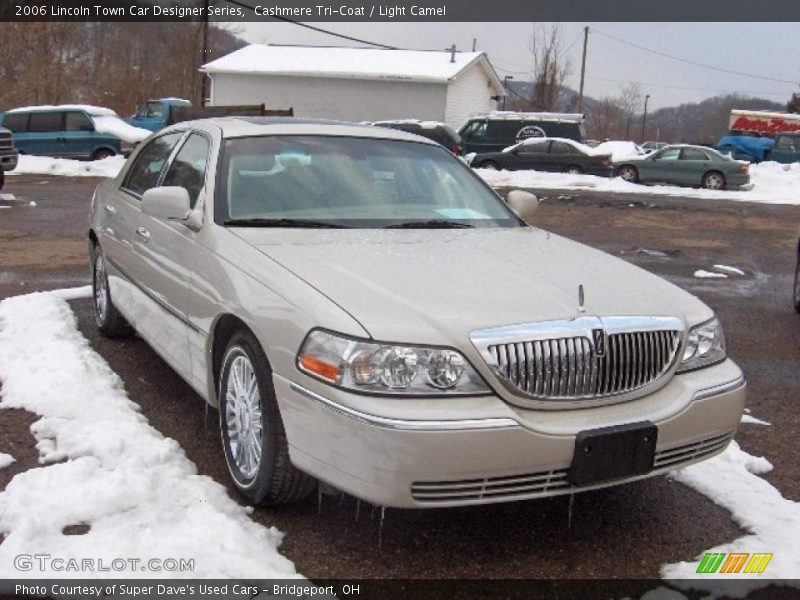 Cashmere Tri-Coat / Light Camel 2006 Lincoln Town Car Designer Series