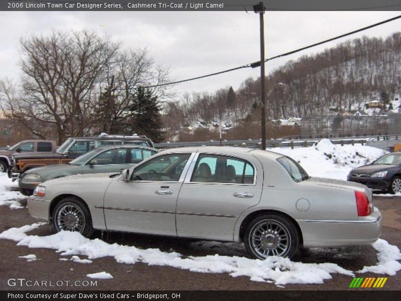 Cashmere Tri-Coat / Light Camel 2006 Lincoln Town Car Designer Series