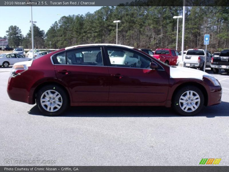 Tuscan Sun Red / Charcoal 2010 Nissan Altima 2.5 S
