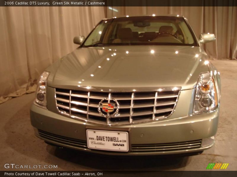 Green Silk Metallic / Cashmere 2006 Cadillac DTS Luxury
