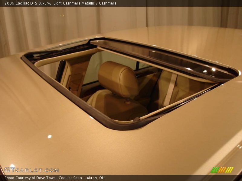 Light Cashmere Metallic / Cashmere 2006 Cadillac DTS Luxury